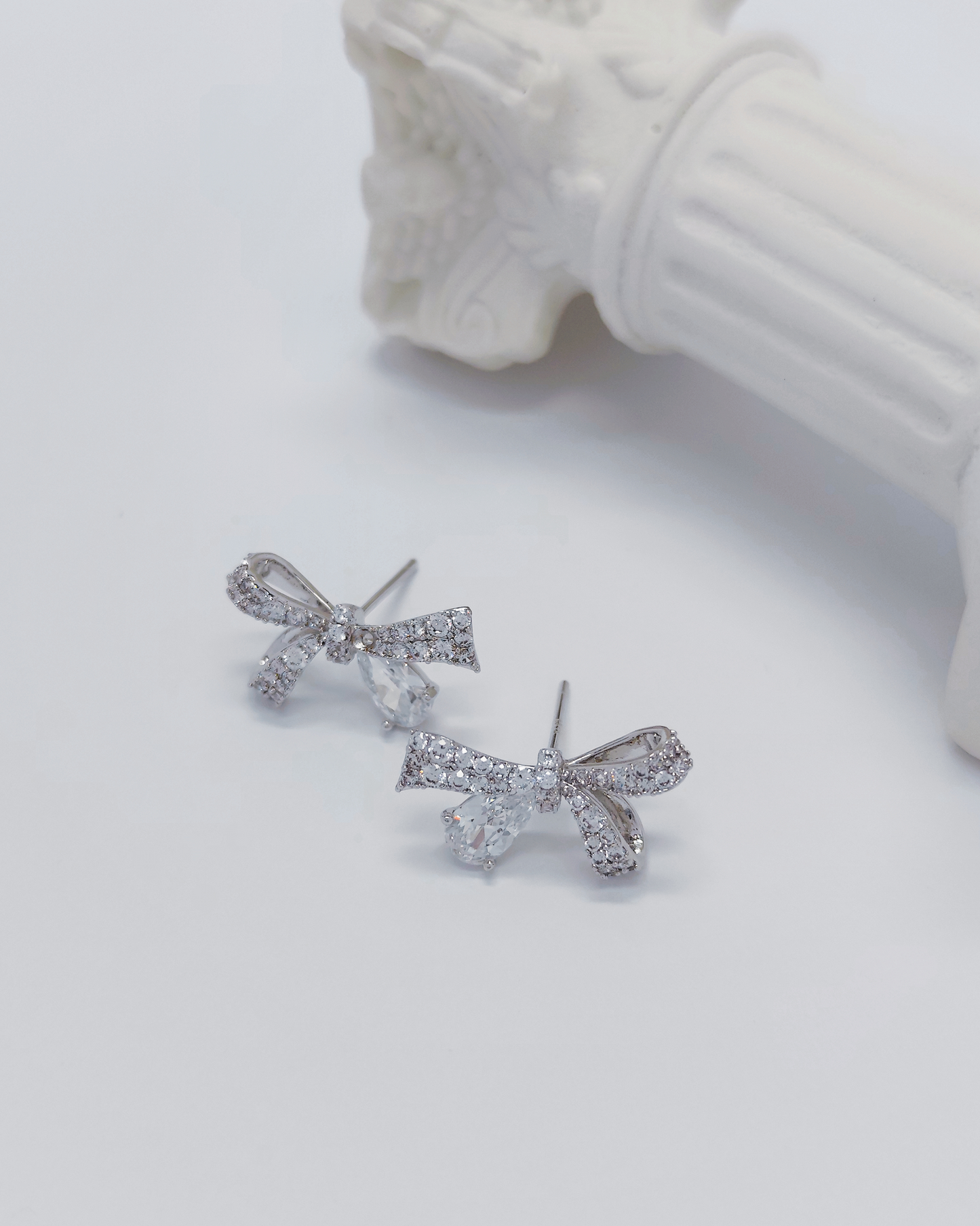 Charminz S925 sterling silver minimalist stud earrings – lightweight, hypoallergenic, and perfect for daily wear in Malaysia