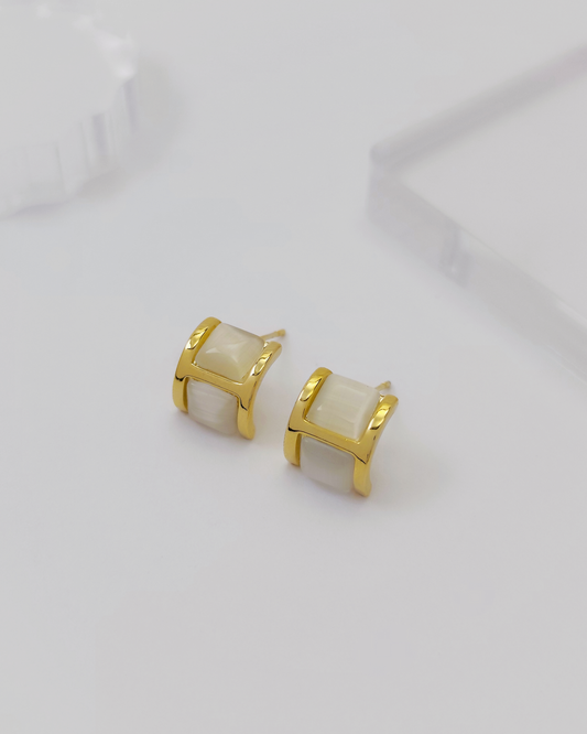 Trendy S925 silver earrings Malaysia – by Charminz, lightweight minimalist pieces that elevate your everyday look