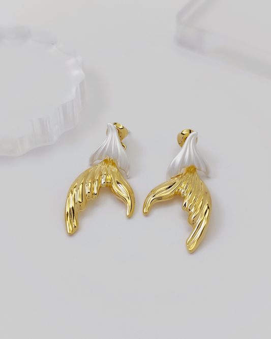 Elegant S925 silver earrings by Charminz – skin-friendly, stylish jewelry for women, suitable for work, gifting, or casual looks