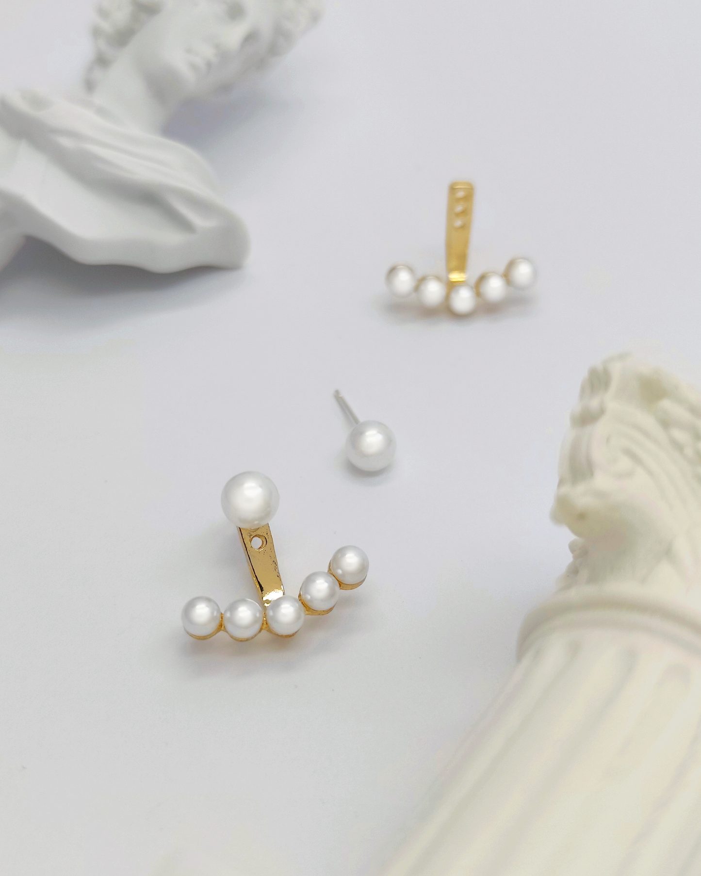 Hypoallergenic minimalist earrings made with S925 sterling silver – lightweight, elegant design for sensitive ears by Charminz