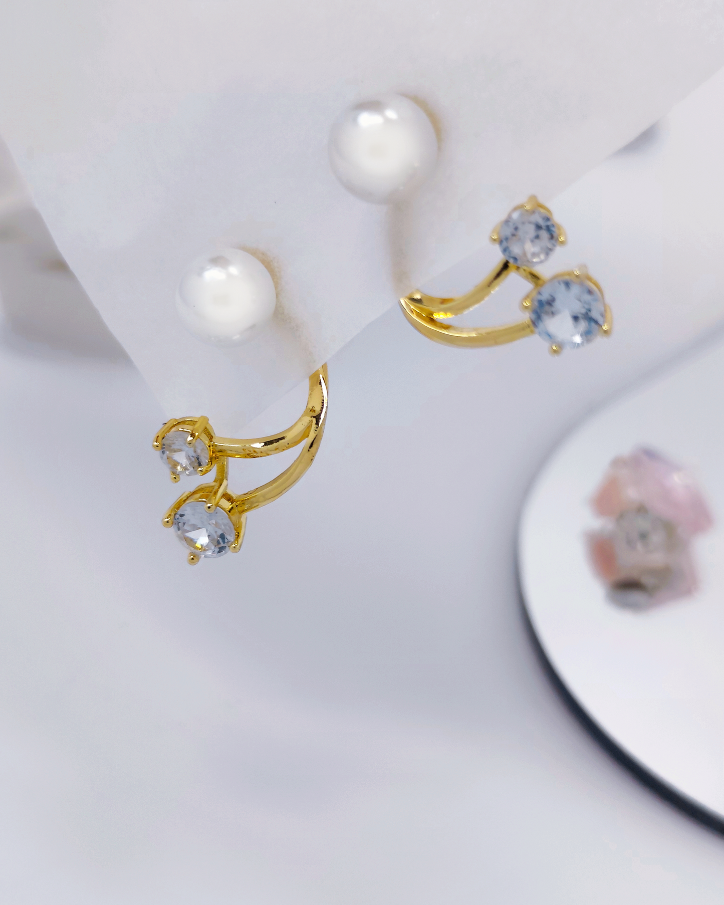 Hypoallergenic minimalist earrings made with S925 sterling silver – lightweight, elegant design for sensitive ears by Charminz