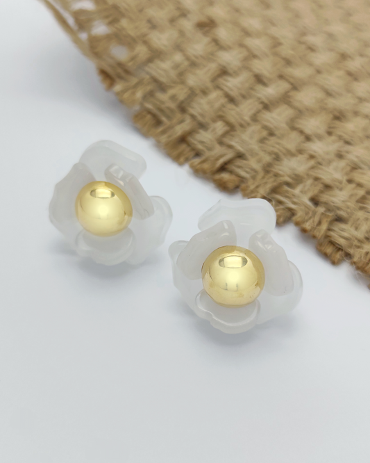 Charminz minimalist silver earrings – S925 studs designed for comfort, beauty, and effortless daily fashion