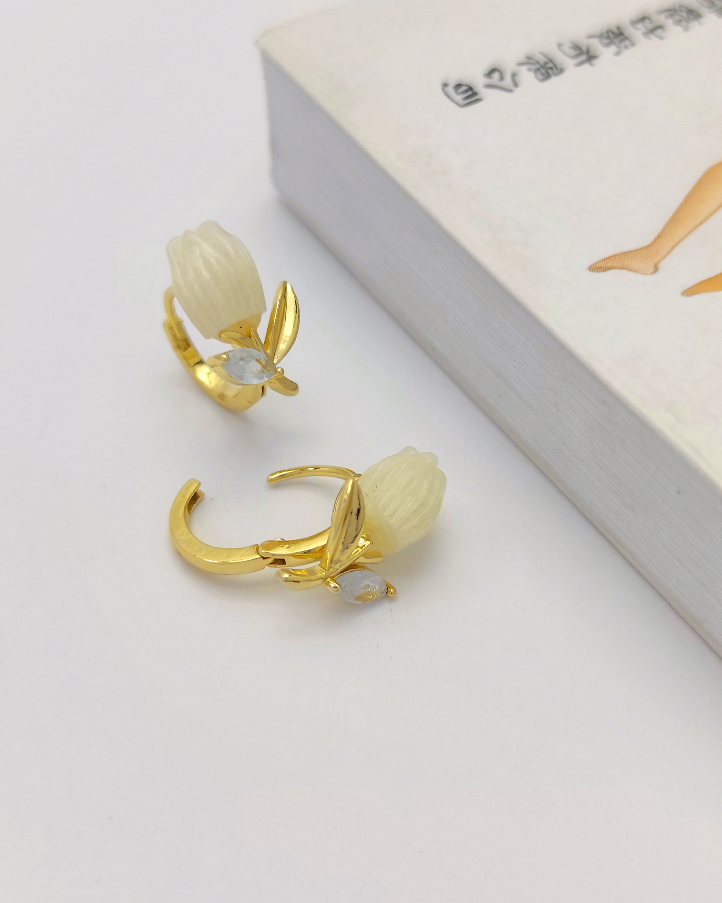 Charminz minimalist silver earrings – S925 studs designed for comfort, beauty, and effortless daily fashion