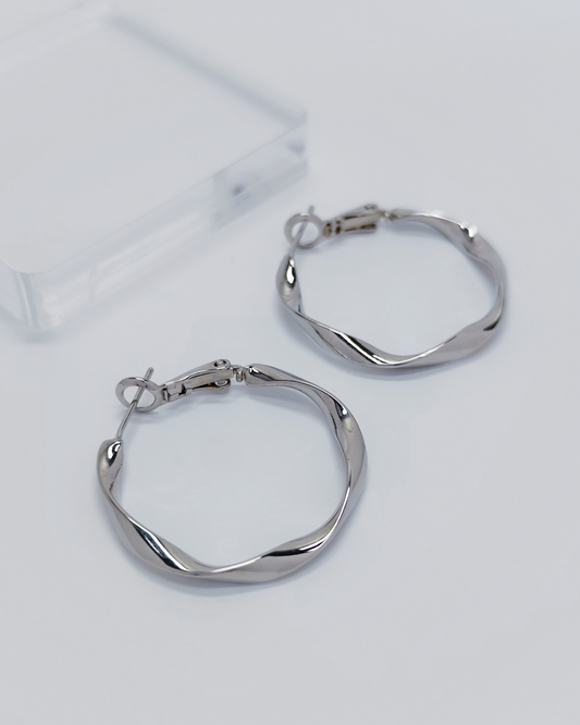 Skin-friendly S925 earrings Malaysia – minimalist and timeless designs by Charminz, ideal for gifting her something special