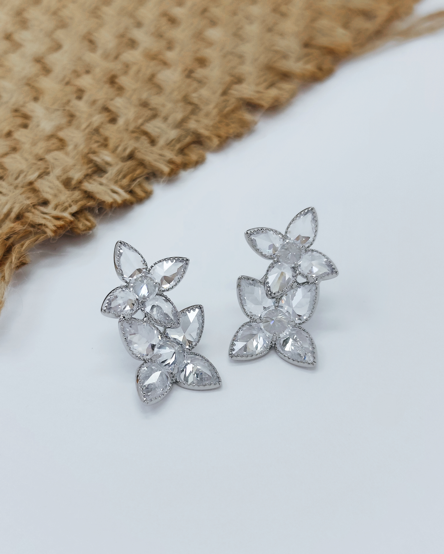 Minimalist earrings for women – S925 silver, lightweight, allergy-friendly, and elegant daily essentials from Charminz