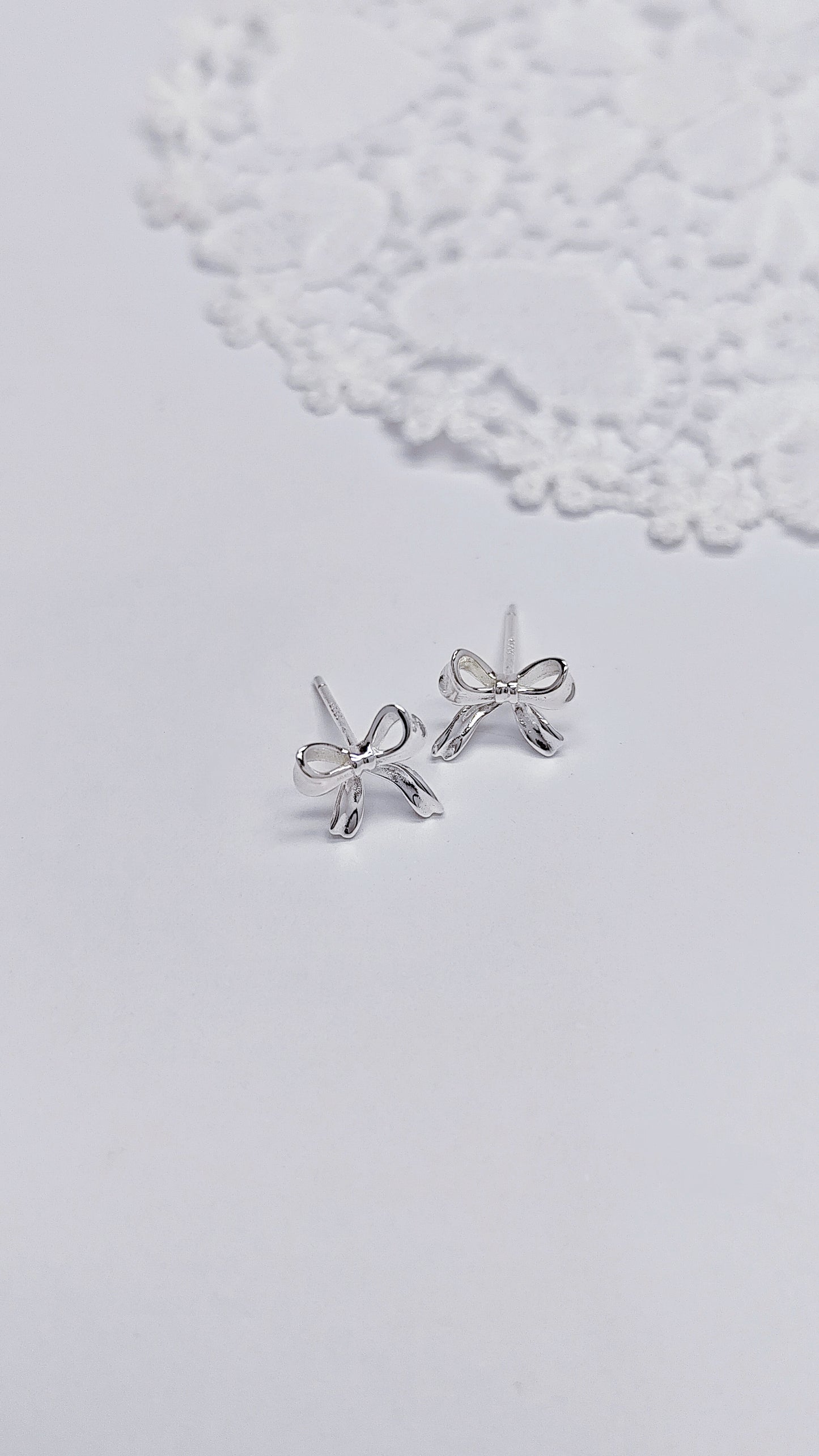 S999 Ribbon Stud Earrings