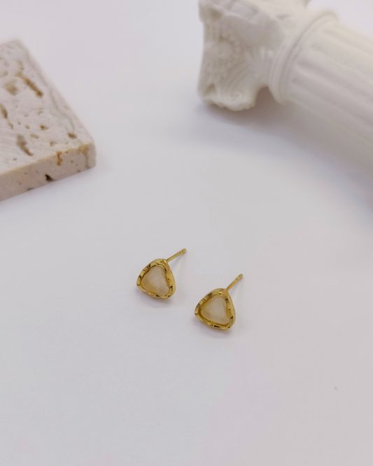 Women’s minimalist stud earrings – S925 silver, hypoallergenic and elegant. Designed by Charminz for effortless everyday wear