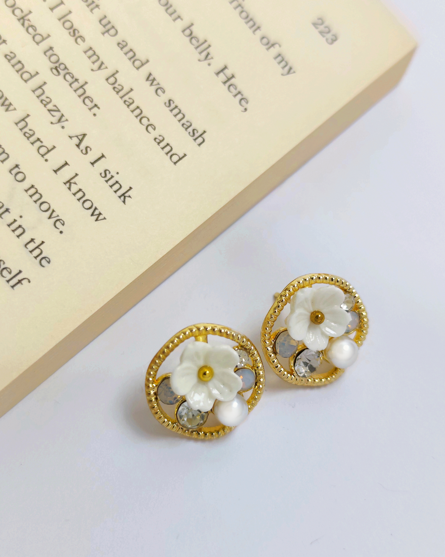 Charminz classic silver studs – minimalist and hypoallergenic S925 earrings for women with sensitive ears
