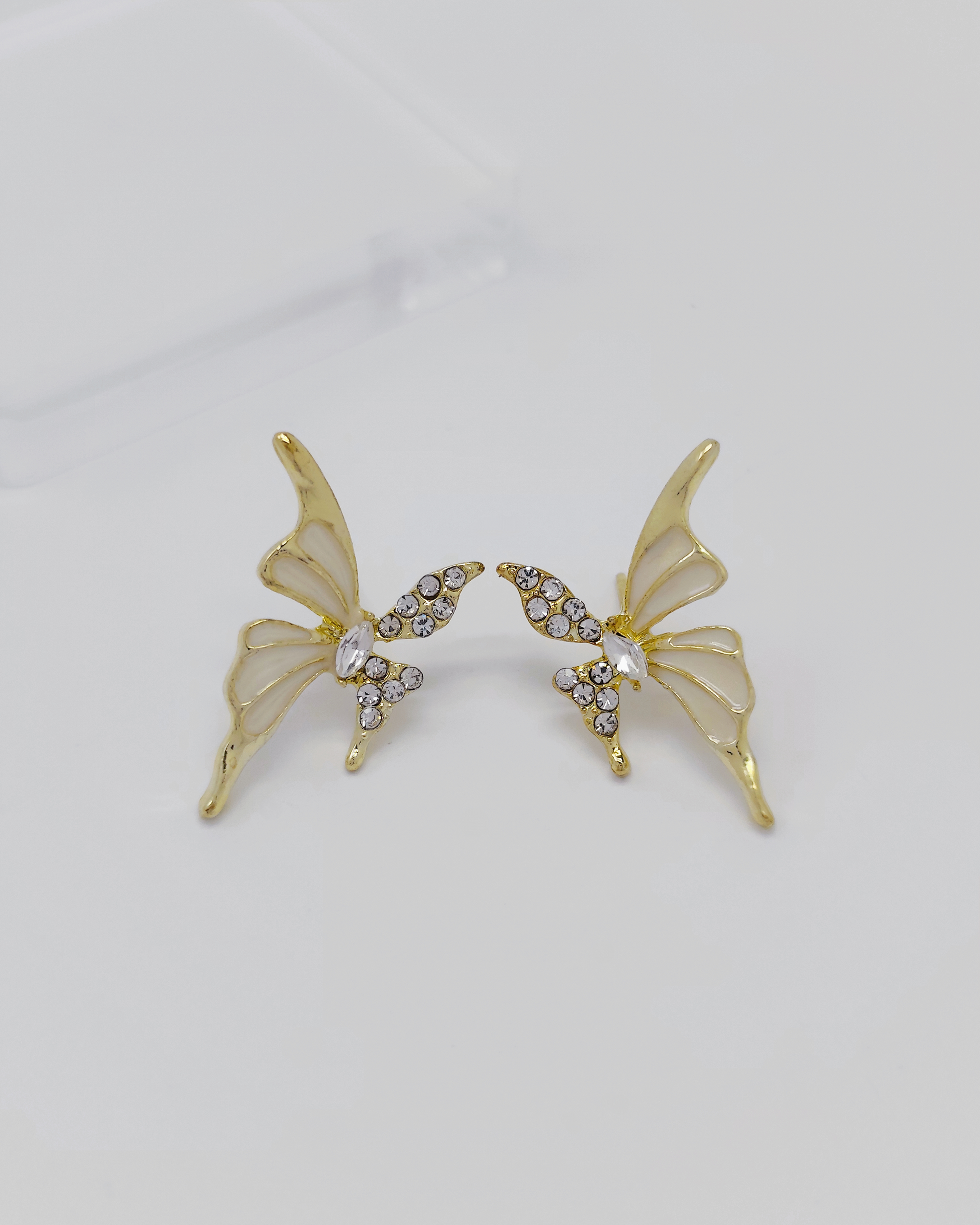 Elegant silver earrings Malaysia – minimalist S925 design from Charminz, perfect for sensitive skin and daily use