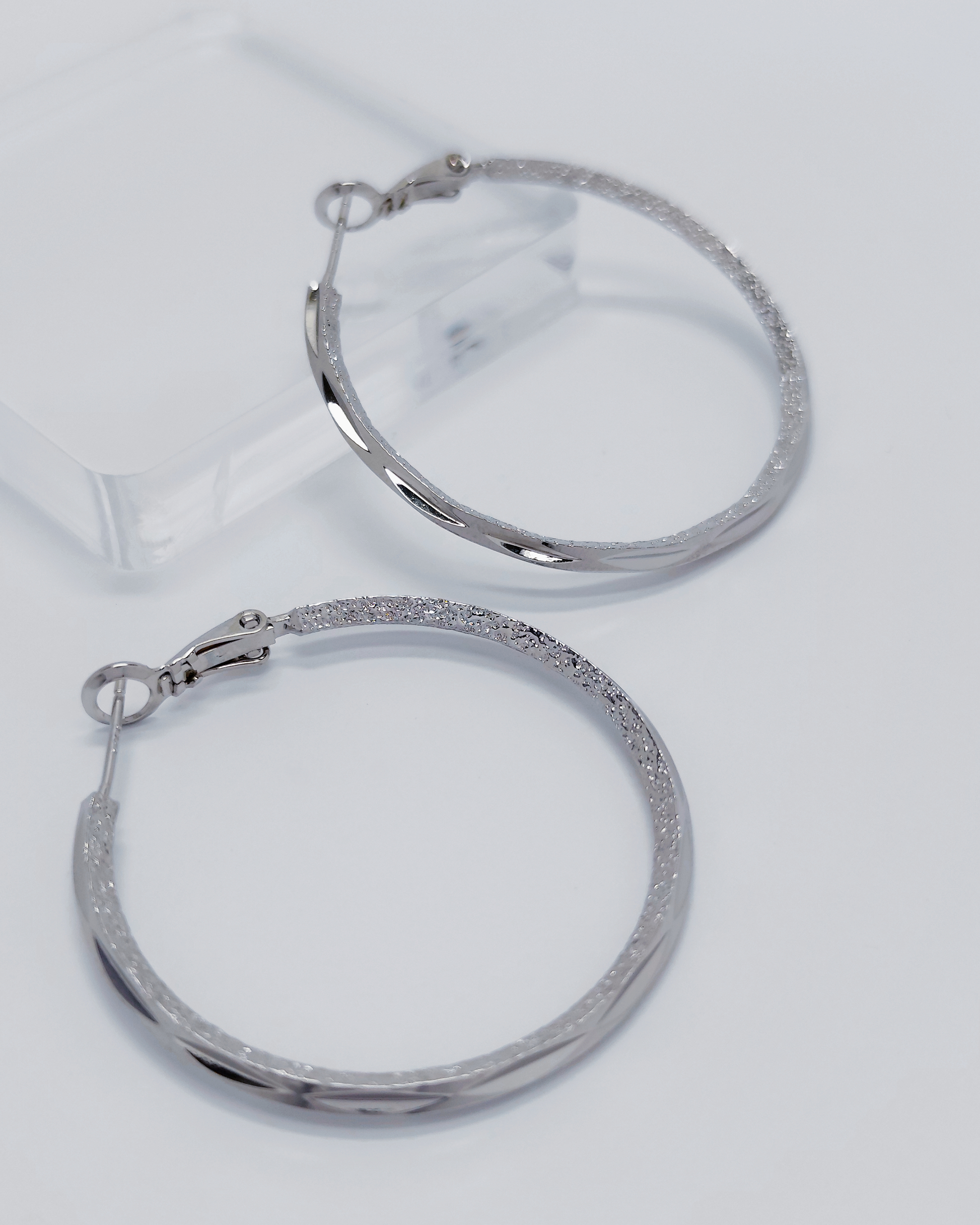 Charminz hypoallergenic silver earrings – S925 minimalist studs for casual, professional, or romantic looks