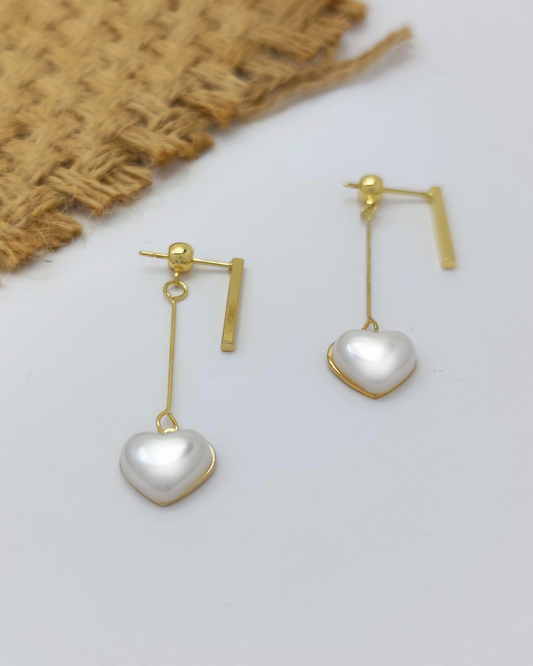 Minimalist S925 silver earrings for her – skin-safe and stylish design by Charminz, suitable for gifts or everyday elegance