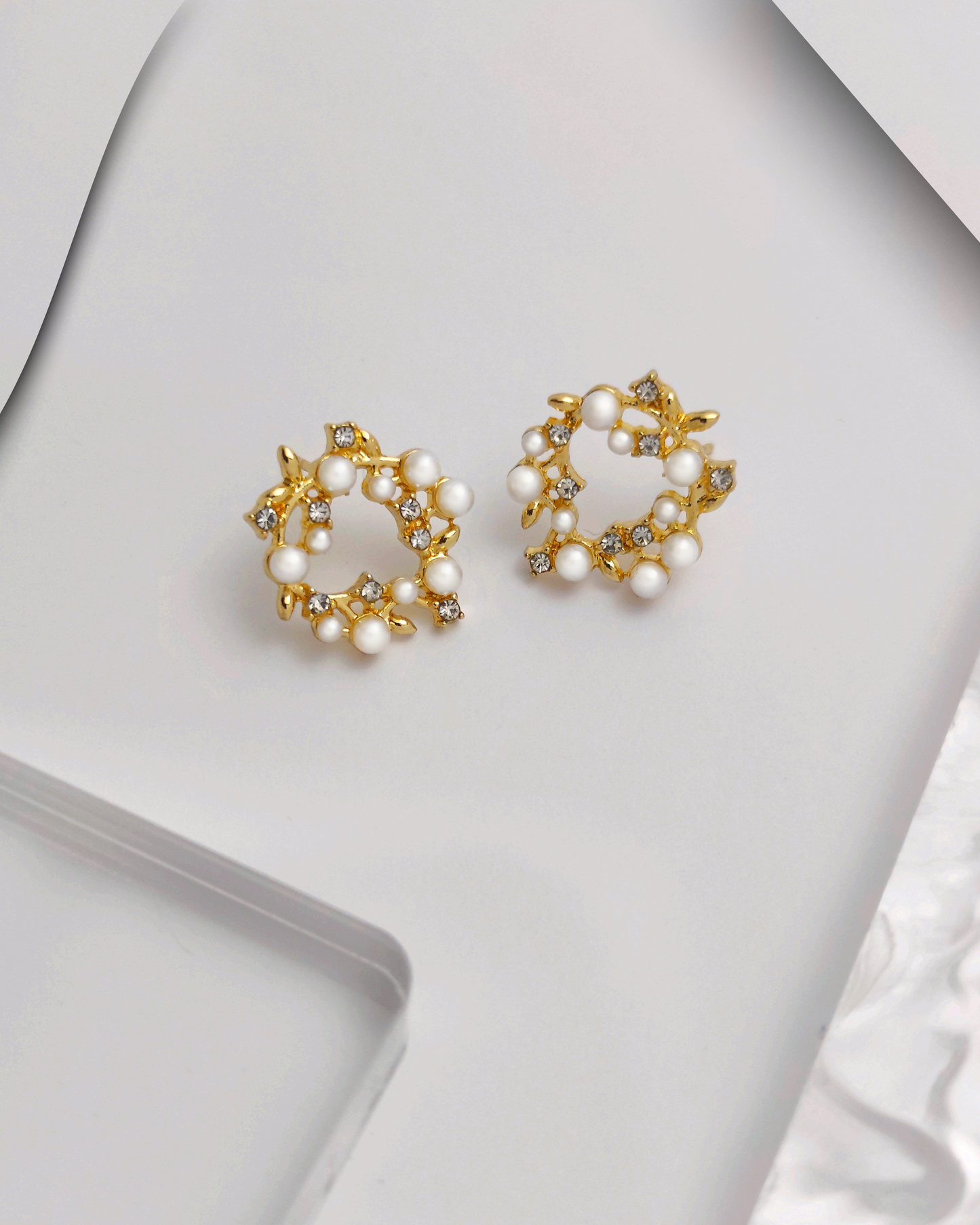 Elegant women’s earrings by Charminz – made with genuine S925 silver, lightweight and hypoallergenic for everyday wear
