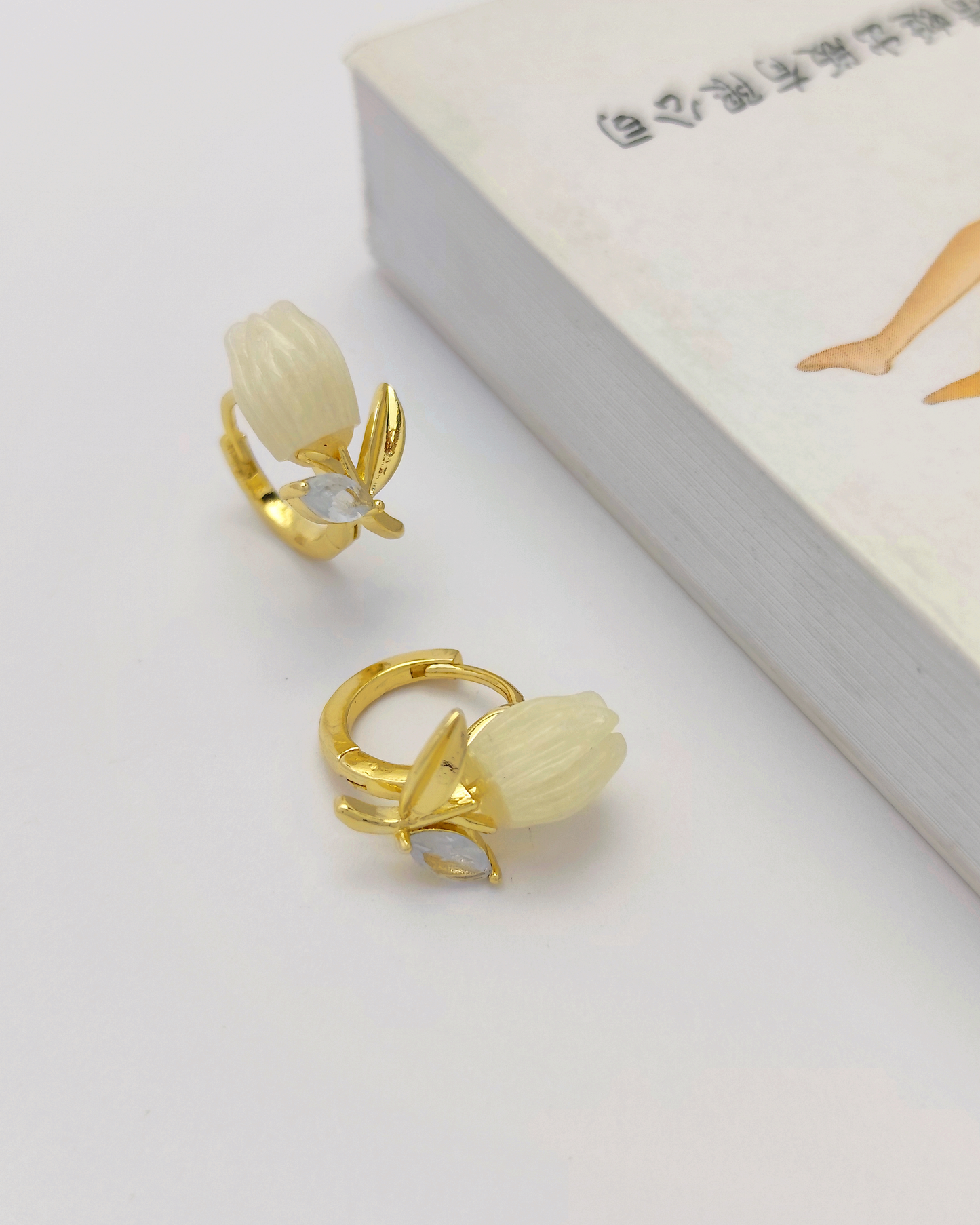 Elegant women’s earrings by Charminz – made with genuine S925 silver, lightweight and hypoallergenic for everyday wear