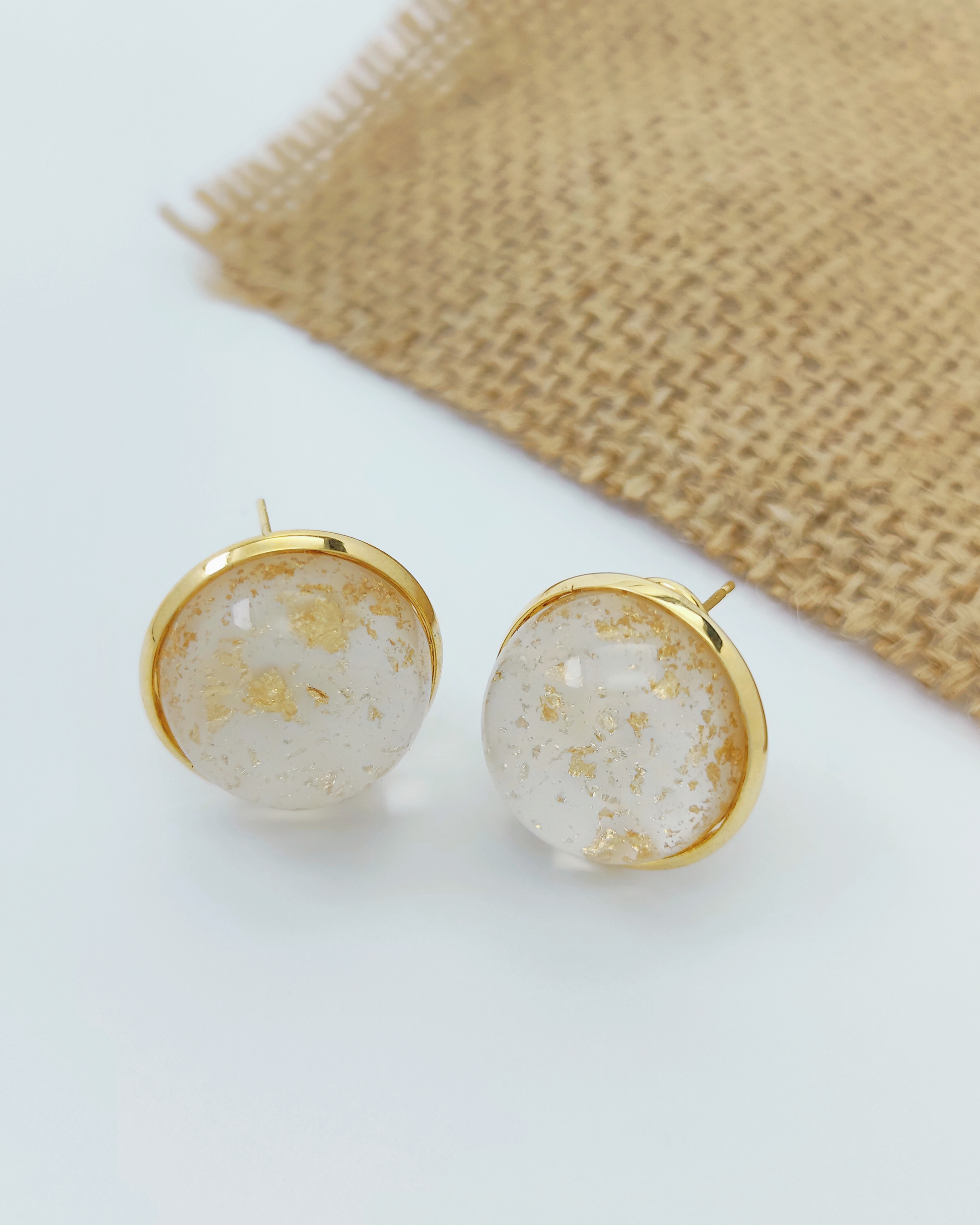 Women’s minimalist stud earrings – S925 silver, hypoallergenic and elegant. Designed by Charminz for effortless everyday wear