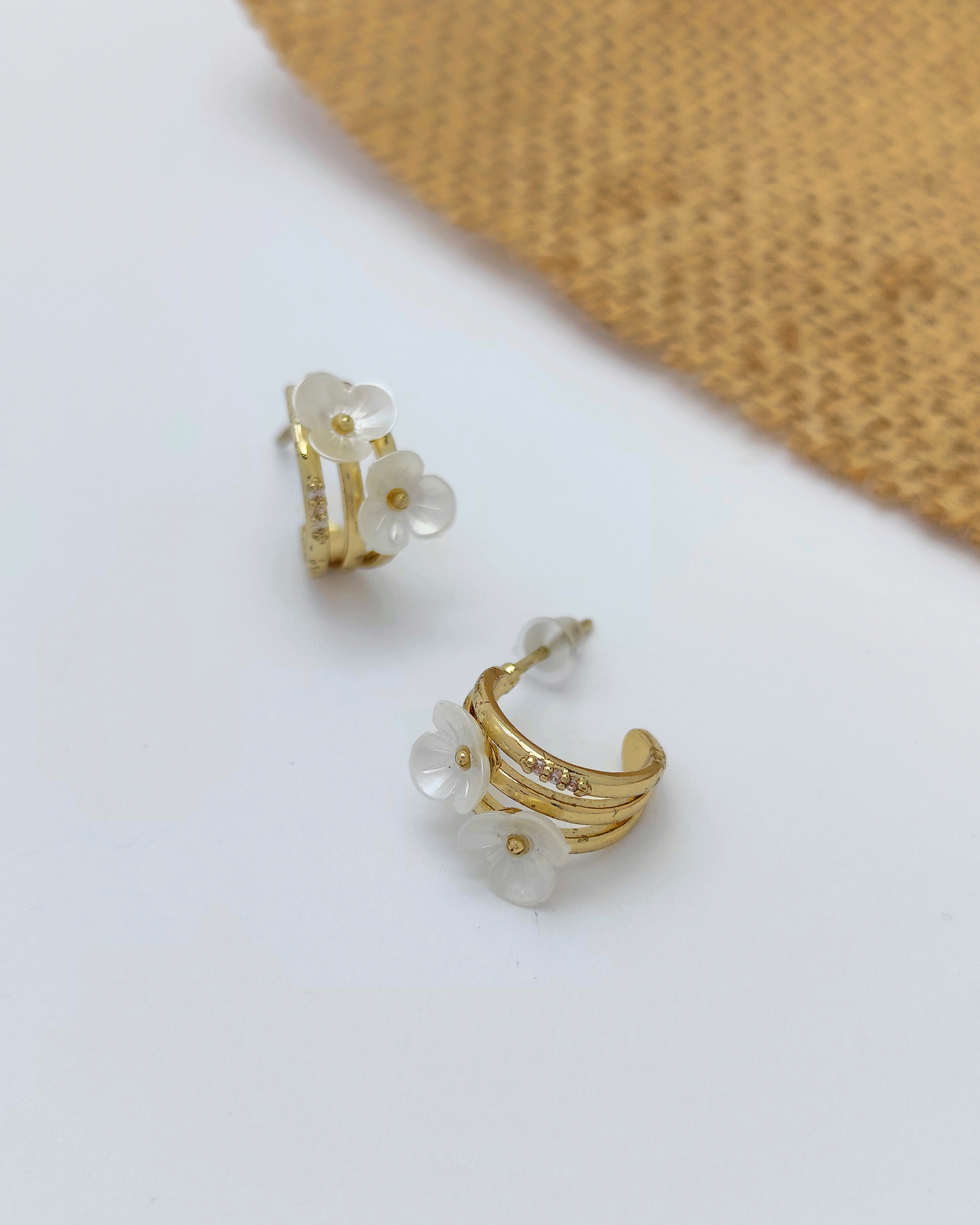 Charminz lightweight silver earrings – crafted with S925 silver, stylish minimalist jewelry ideal for daily outfits or special moments