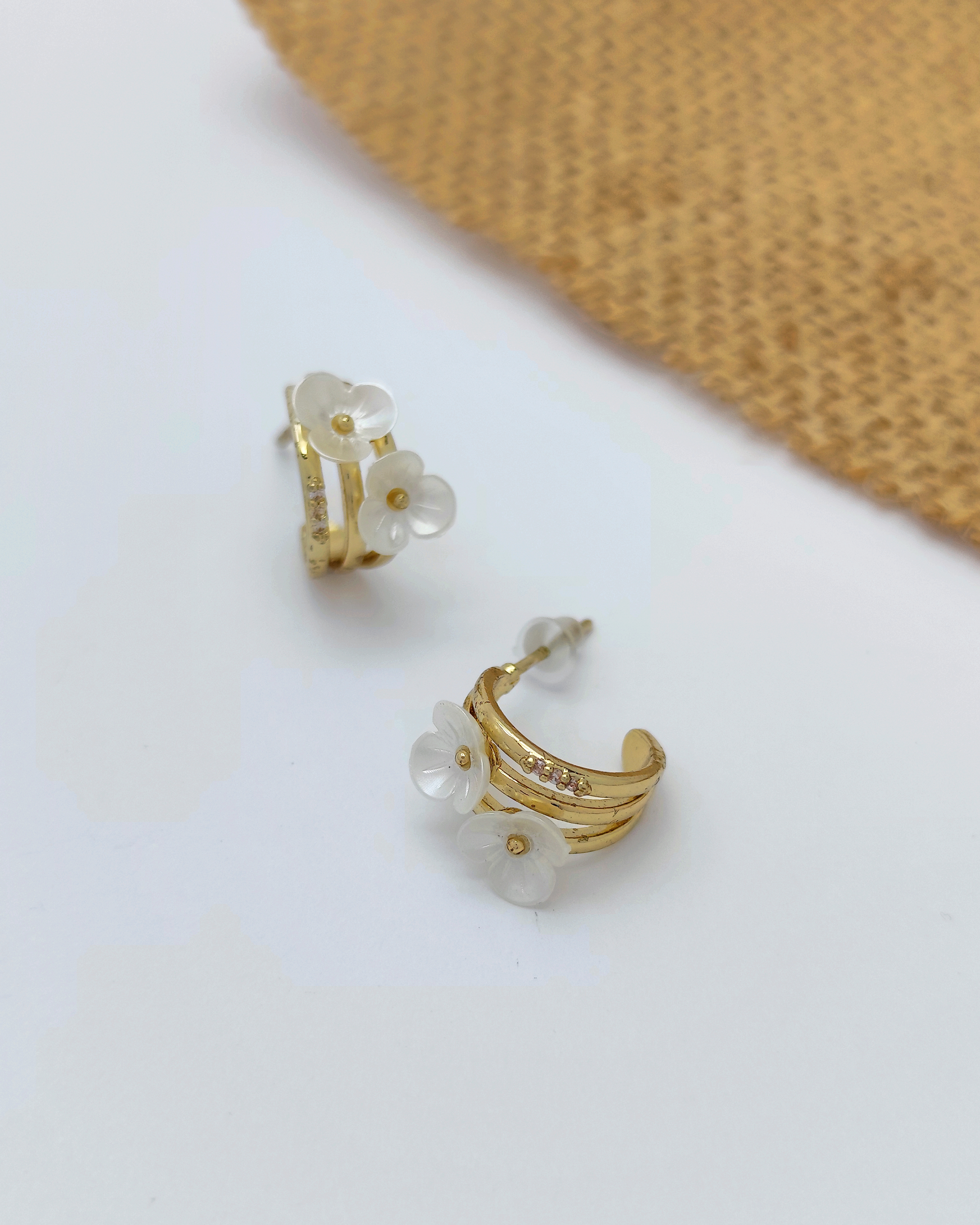 Charminz lightweight silver earrings – crafted with S925 silver, stylish minimalist jewelry ideal for daily outfits or special moments