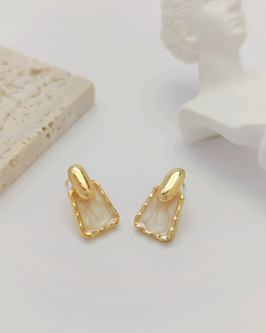 Charminz lightweight silver earrings – crafted with S925 silver, stylish minimalist jewelry ideal for daily outfits or special moments