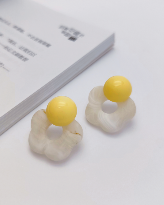 Trendy S925 silver earrings Malaysia – by Charminz, lightweight minimalist pieces that elevate your everyday look
