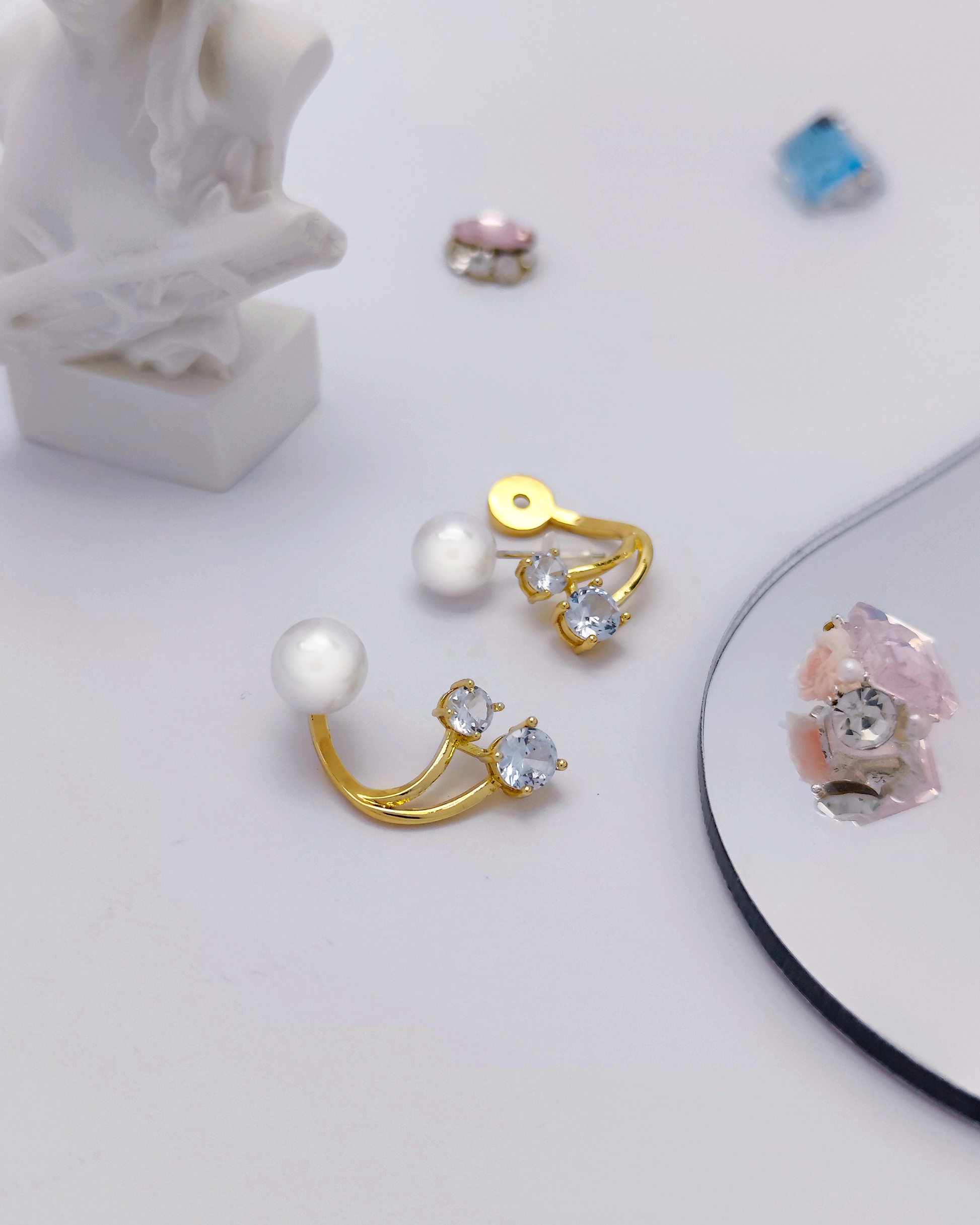 Elegant S925 silver earrings by Charminz – skin-friendly, stylish jewelry for women, suitable for work, gifting, or casual looks
