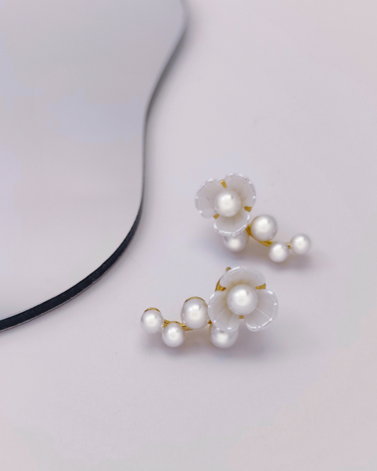 Elegant S925 silver earrings by Charminz – skin-friendly, stylish jewelry for women, suitable for work, gifting, or casual looks