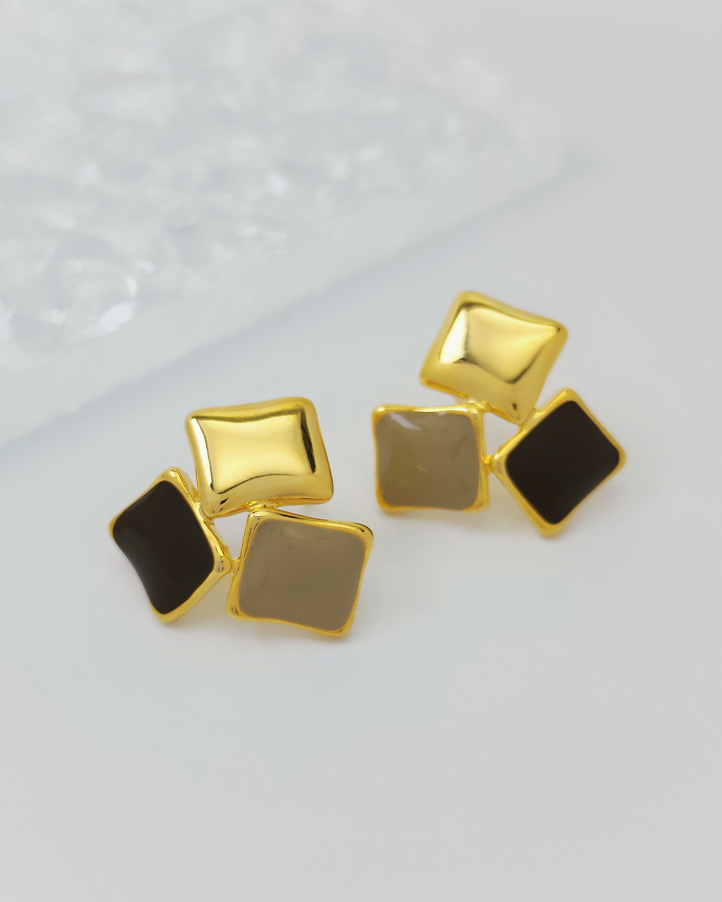 Elegant S925 silver earrings by Charminz – skin-friendly, stylish jewelry for women, suitable for work, gifting, or casual looks