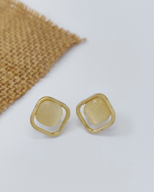 Hypoallergenic minimalist earrings made with S925 sterling silver – lightweight, elegant design for sensitive ears by Charminz