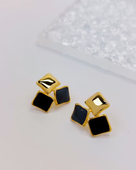 Hypoallergenic minimalist earrings made with S925 sterling silver – lightweight, elegant design for sensitive ears by Charminz