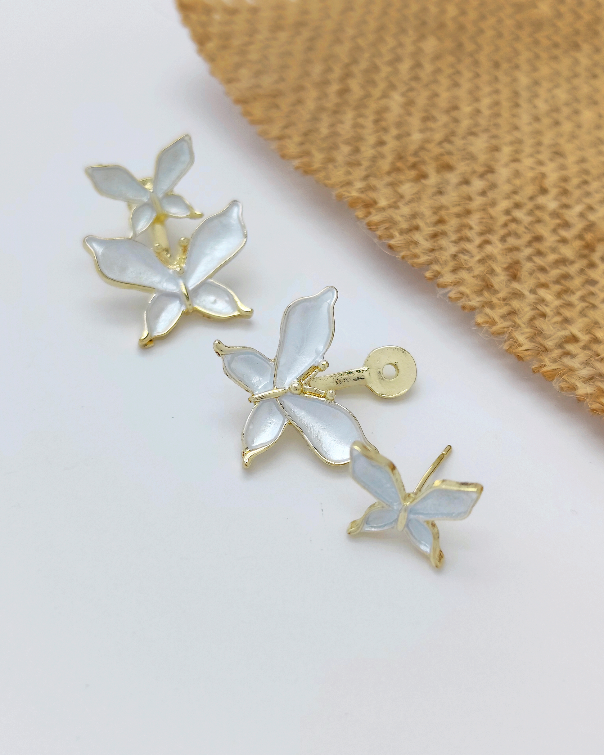Charminz dainty silver earrings – lightweight and hypoallergenic S925 jewelry for modern minimalist fashion lovers