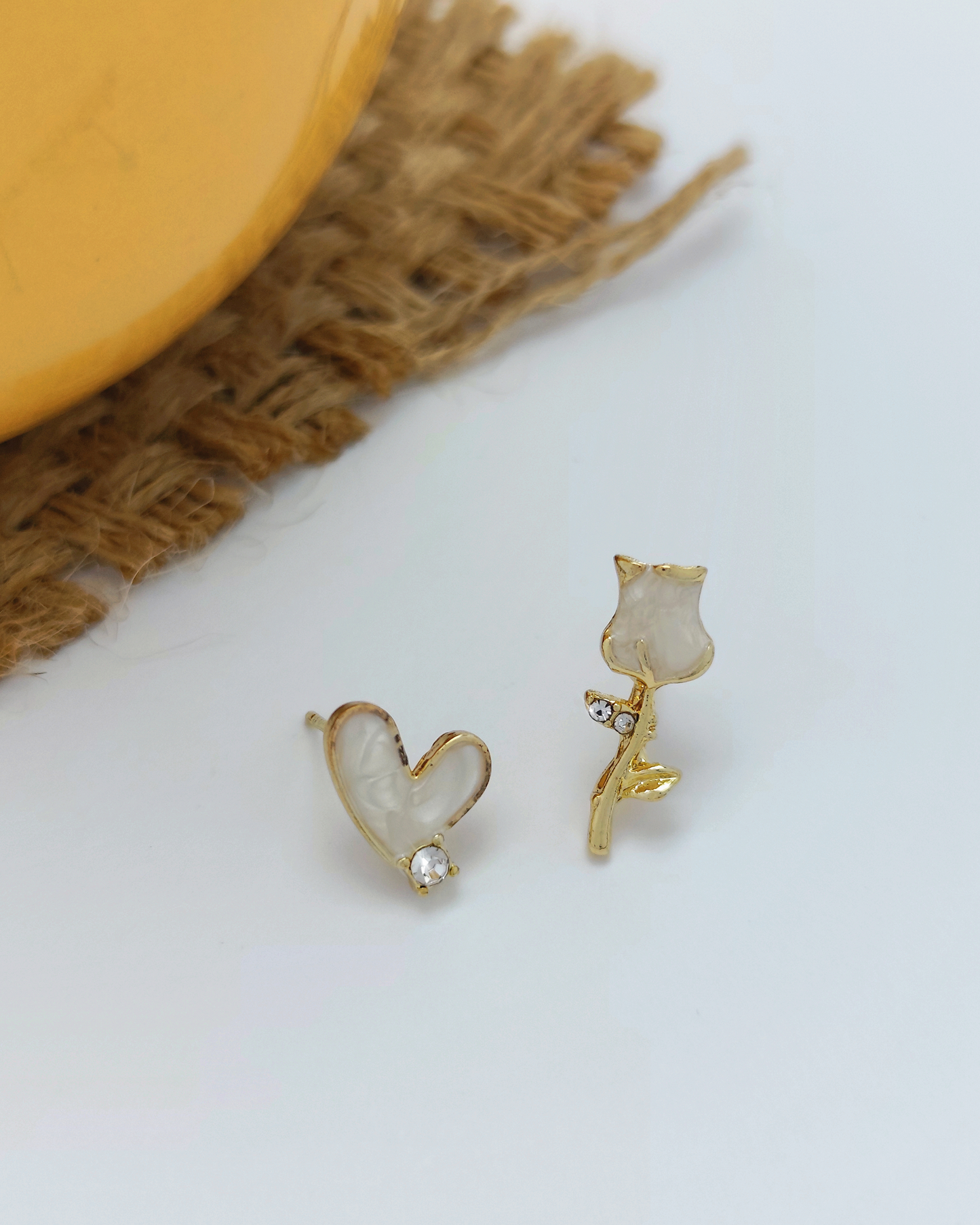 Charminz dainty silver earrings – lightweight and hypoallergenic S925 jewelry for modern minimalist fashion lovers