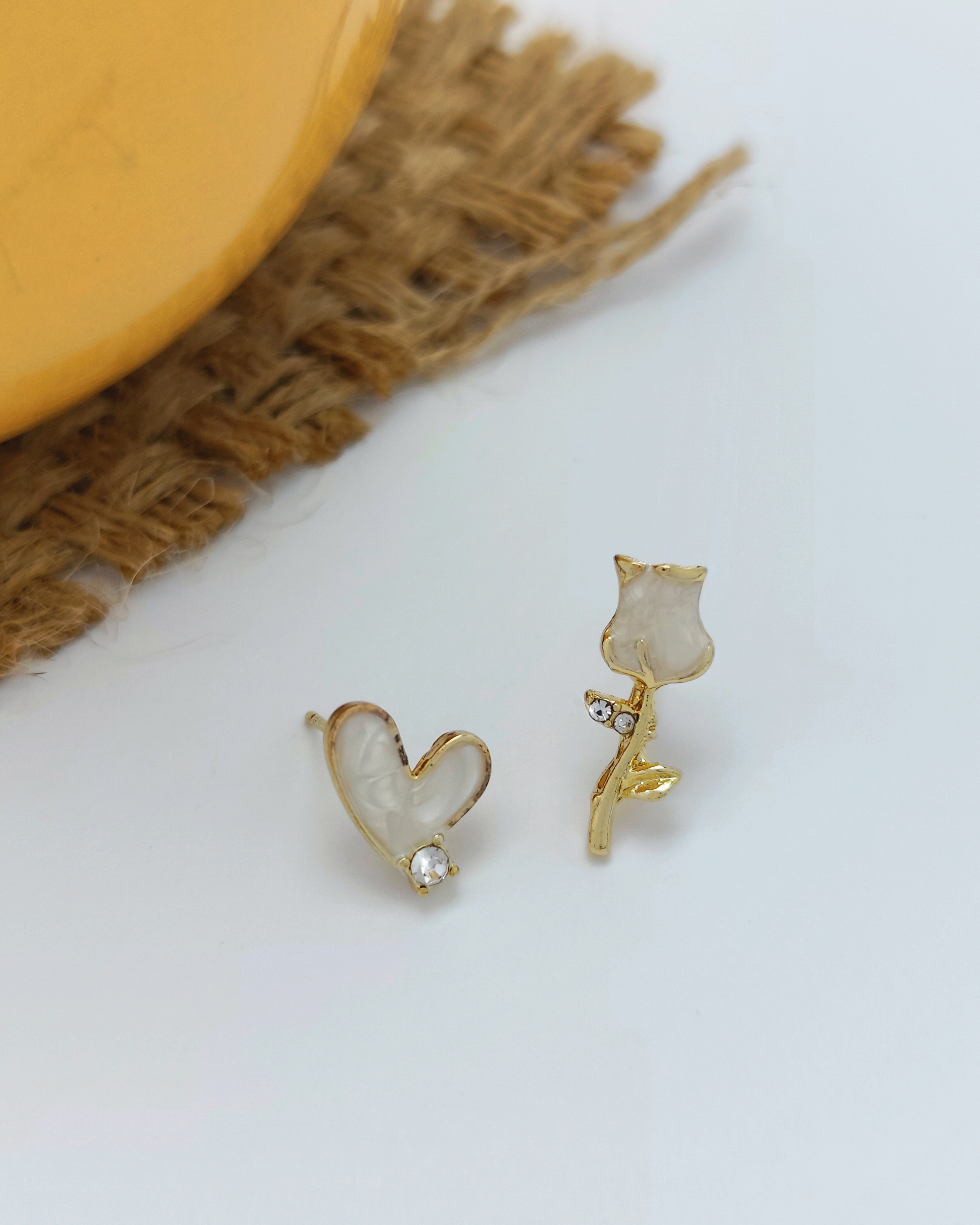 Charminz dainty silver earrings – lightweight and hypoallergenic S925 jewelry for modern minimalist fashion lovers