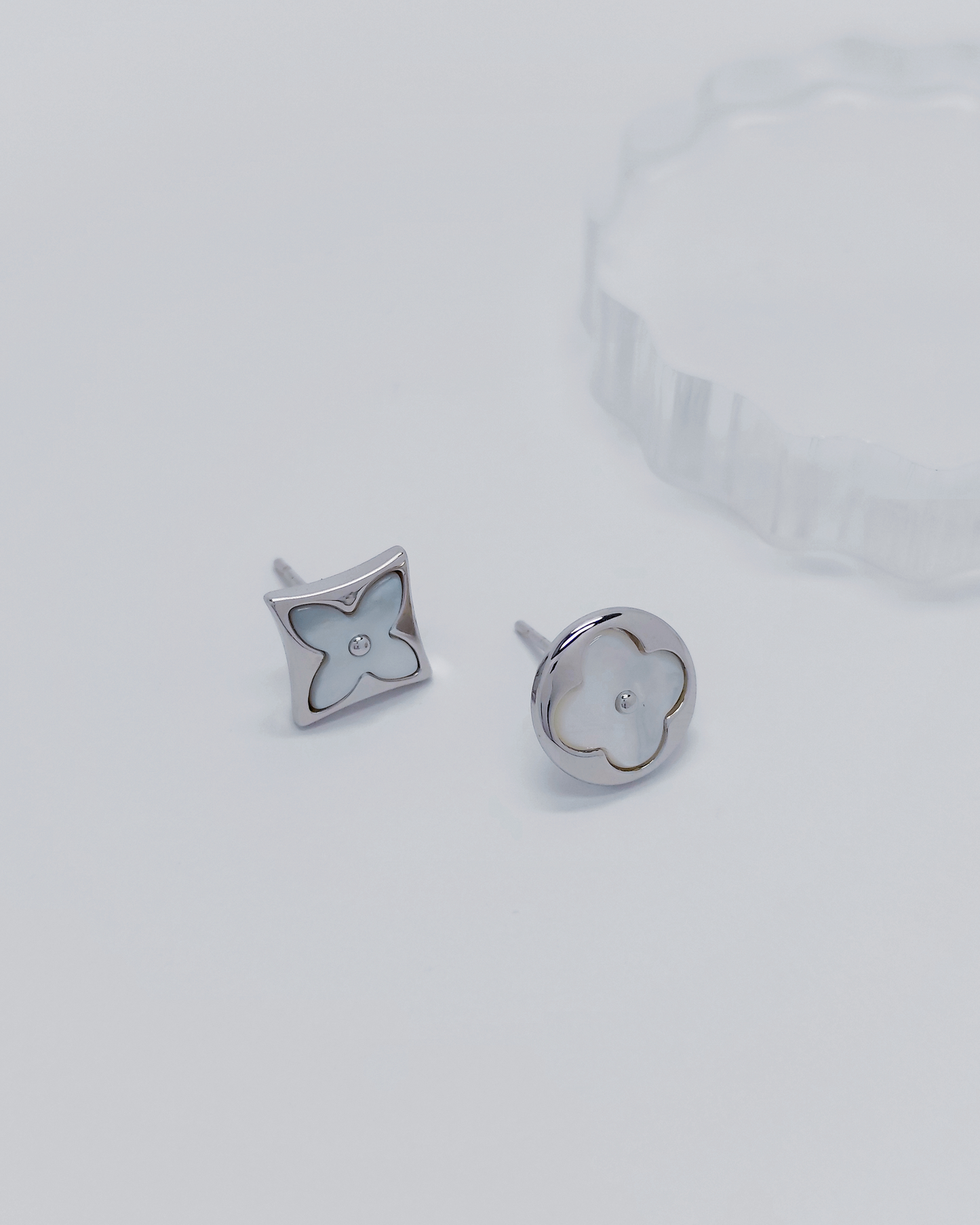 Charminz dainty silver earrings – lightweight and hypoallergenic S925 jewelry for modern minimalist fashion lovers