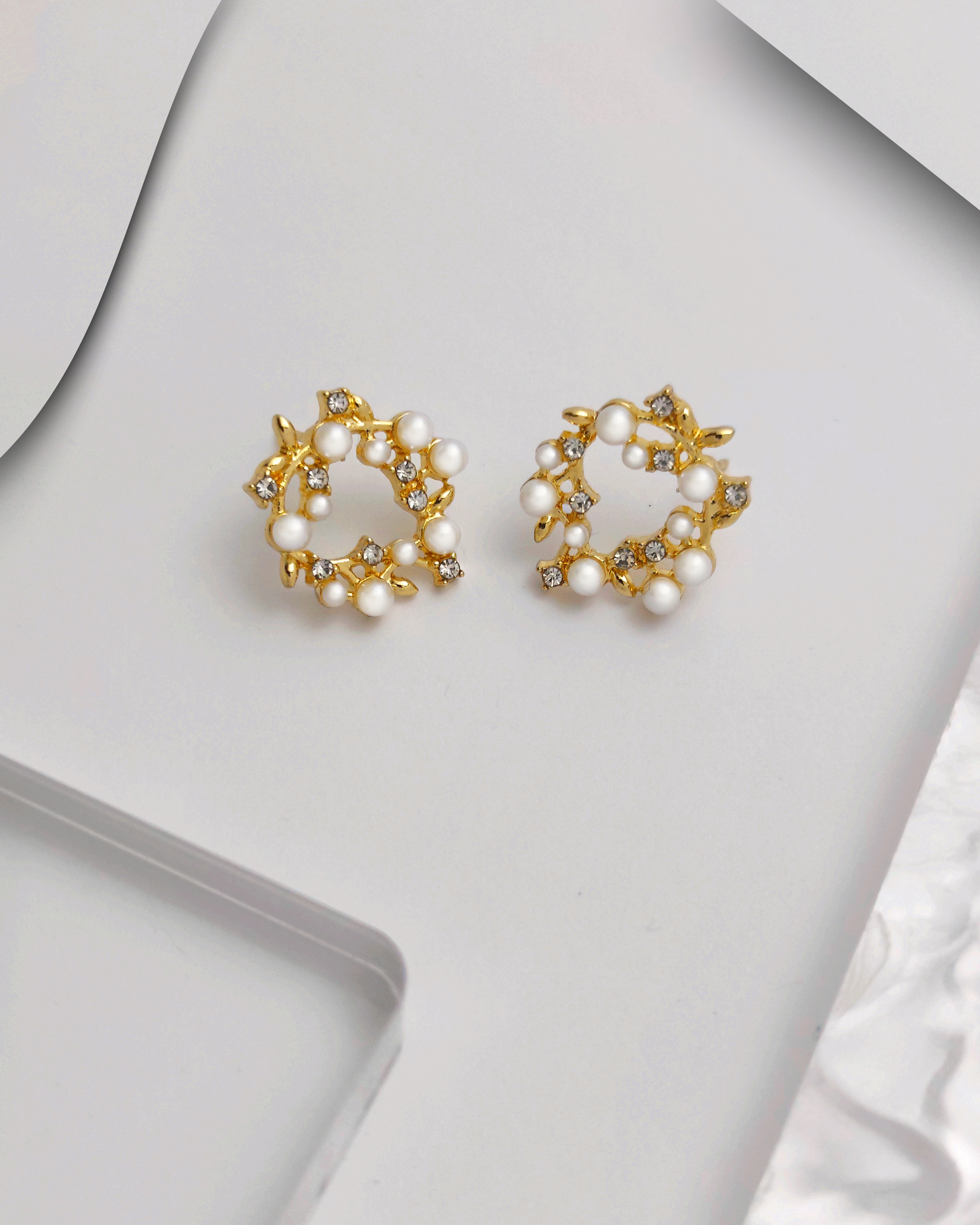 Timeless S925 silver earrings by Charminz – hypoallergenic, minimalist, and lightweight design for women in Malaysia