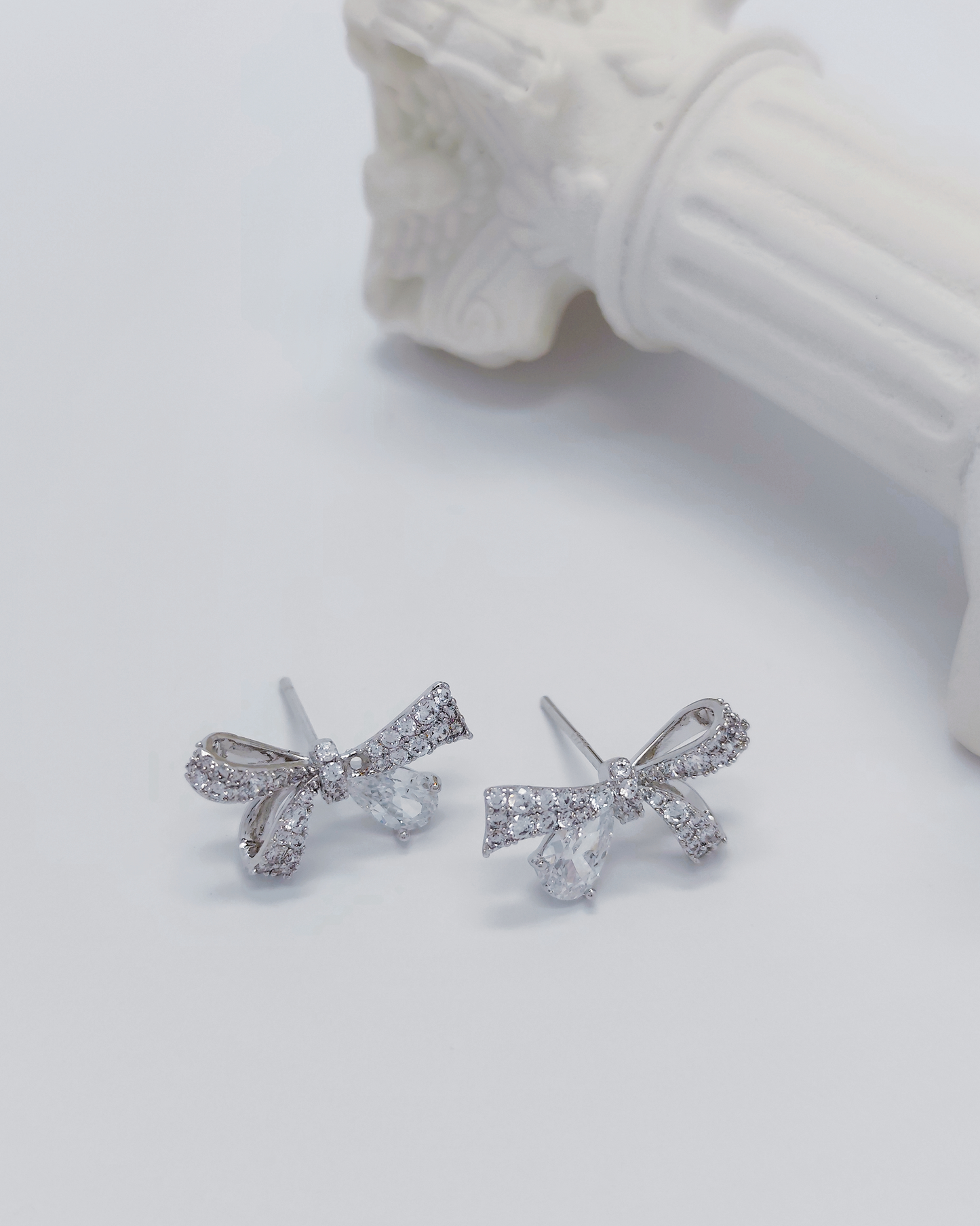 Timeless S925 silver earrings by Charminz – hypoallergenic, minimalist, and lightweight design for women in Malaysia