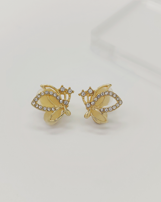 Timeless S925 silver earrings by Charminz – hypoallergenic, minimalist, and lightweight design for women in Malaysia