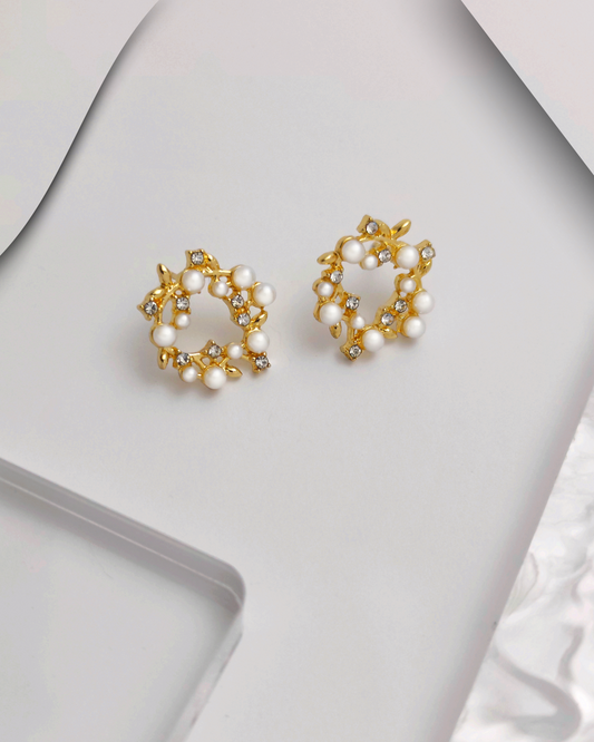 Charminz minimalist silver earrings – S925 studs designed for comfort, beauty, and effortless daily fashion