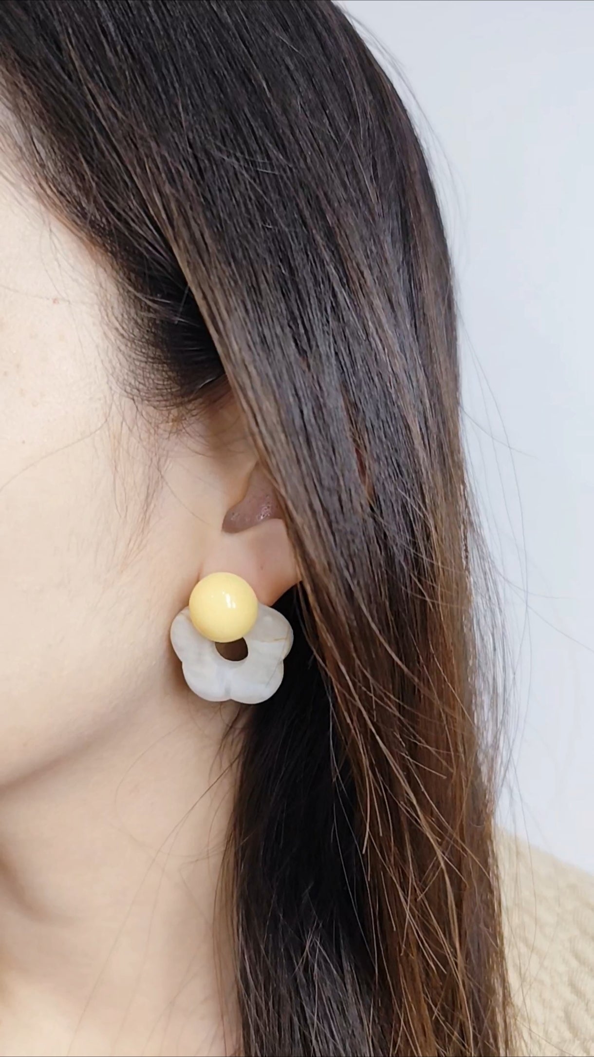 Daisy Mood Stud Earrings