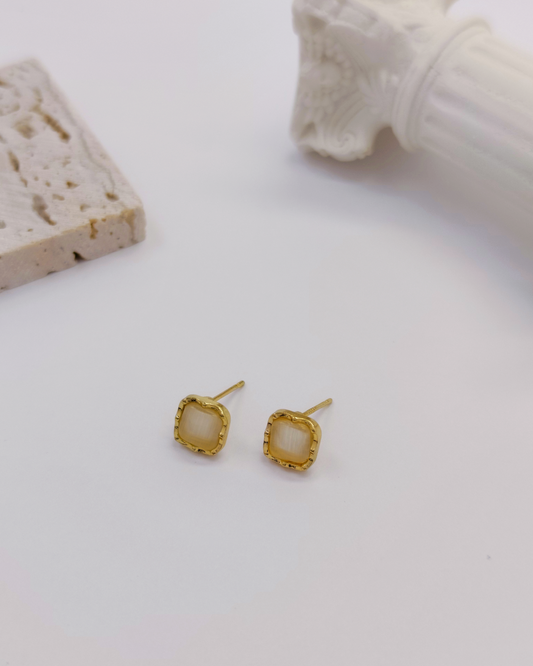 Skin-friendly S925 earrings Malaysia – minimalist and timeless designs by Charminz, ideal for gifting her something special
