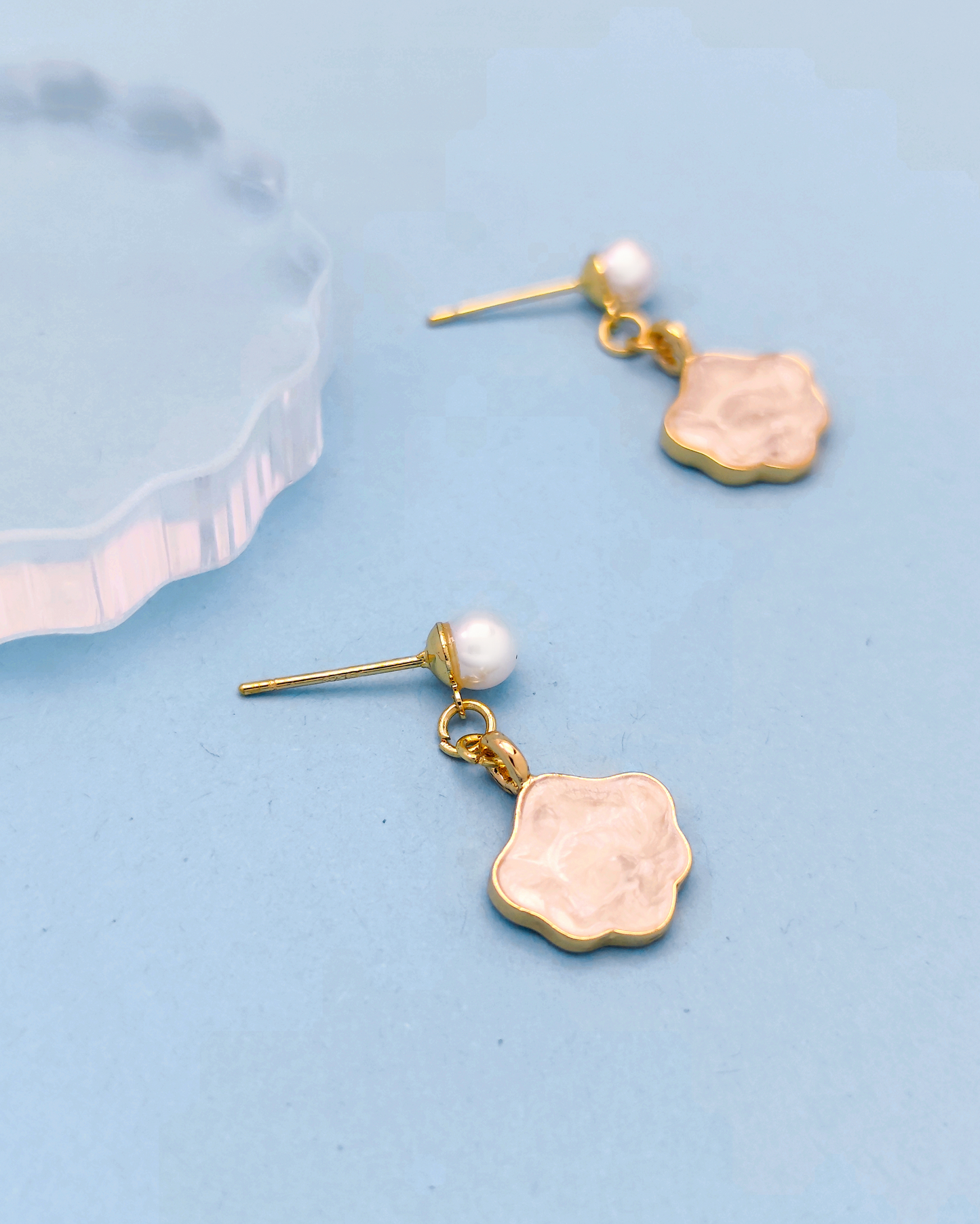 Skin-friendly S925 earrings Malaysia – minimalist and timeless designs by Charminz, ideal for gifting her something special
