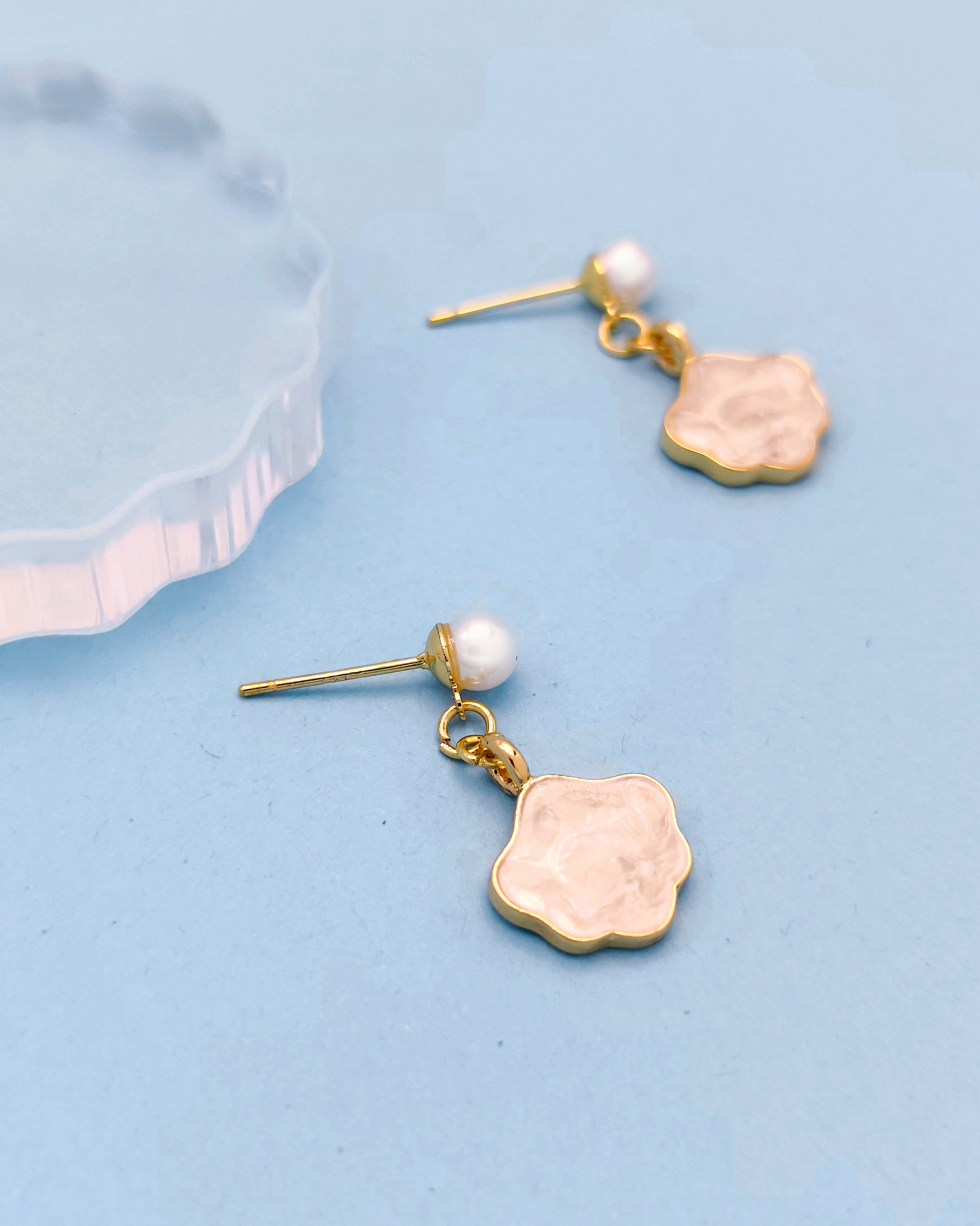 Skin-friendly S925 earrings Malaysia – minimalist and timeless designs by Charminz, ideal for gifting her something special