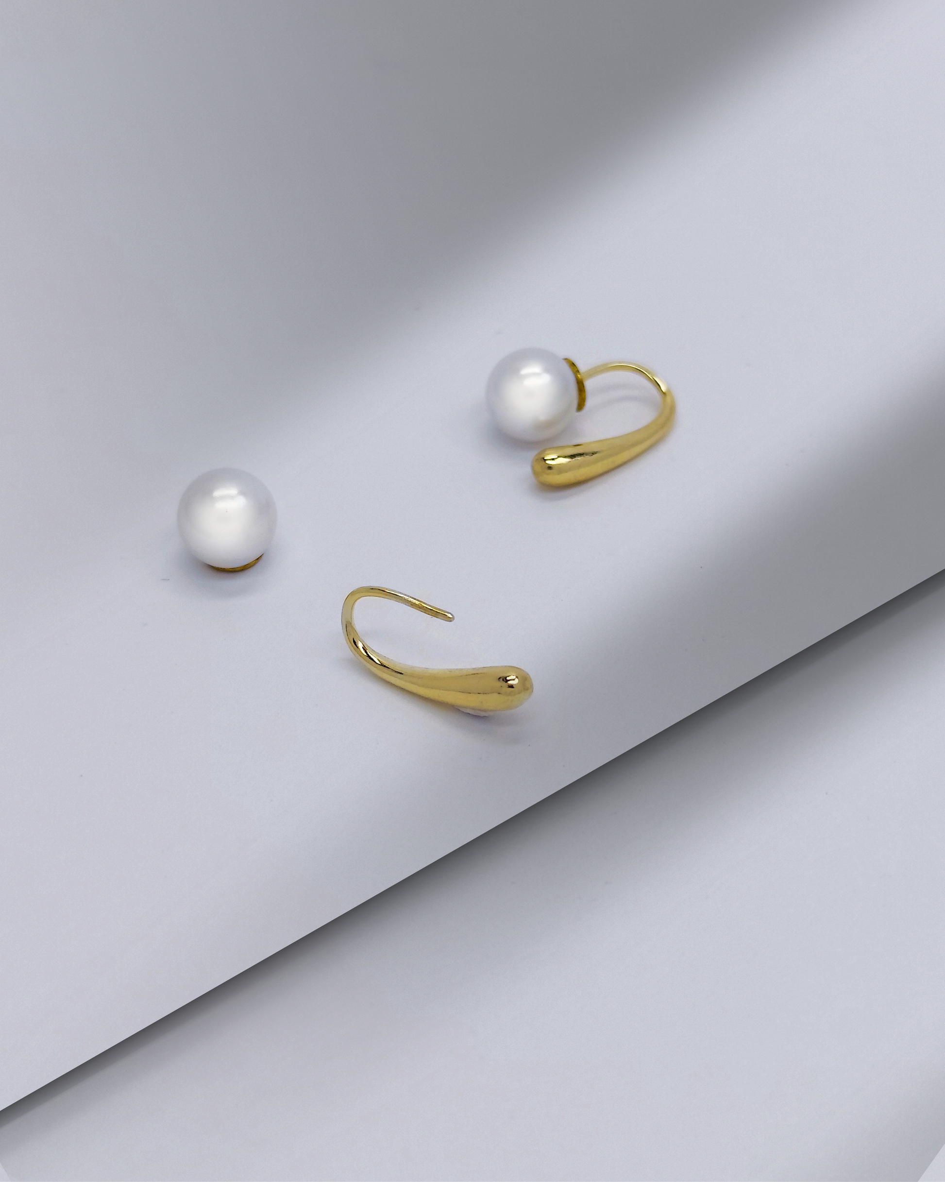 Charminz classic silver studs – minimalist and hypoallergenic S925 earrings for women with sensitive ears