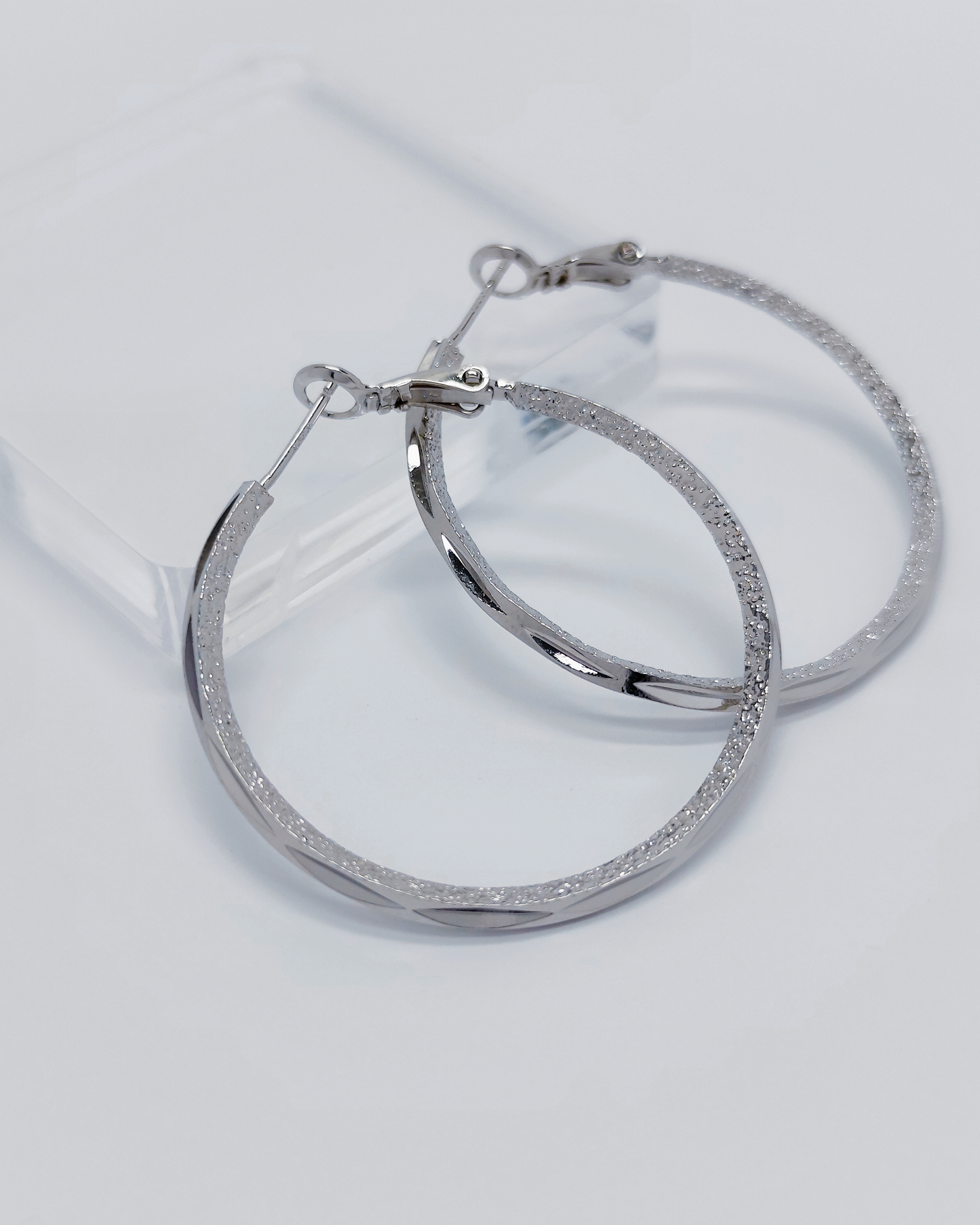 S925 minimalist earrings – Charminz design made for sensitive ears, elegant, lightweight, and stylish all day long