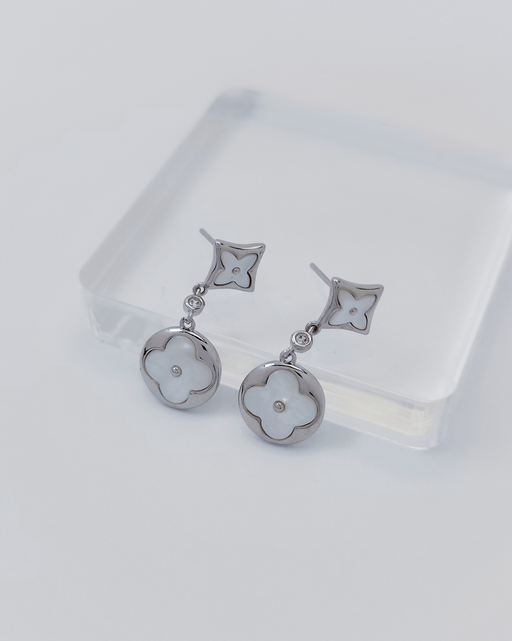 S925 minimalist earrings – Charminz design made for sensitive ears, elegant, lightweight, and stylish all day long