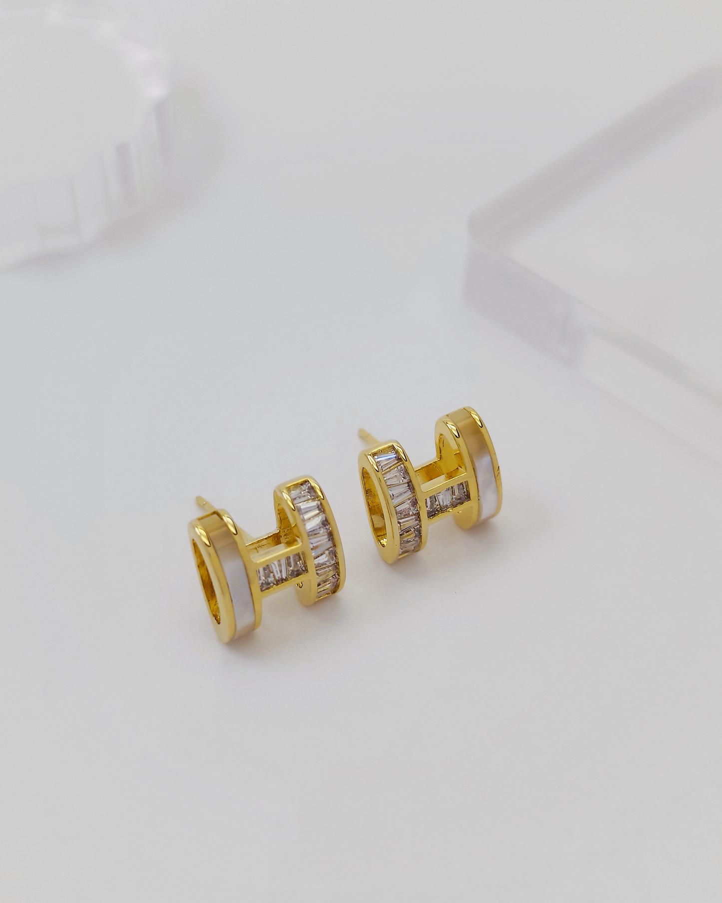 Affordable sterling silver earrings by Charminz – perfect for gifting or wearing daily, with a timeless minimalist design
