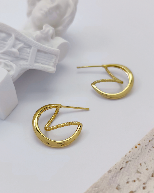 Affordable sterling silver earrings by Charminz – perfect for gifting or wearing daily, with a timeless minimalist design